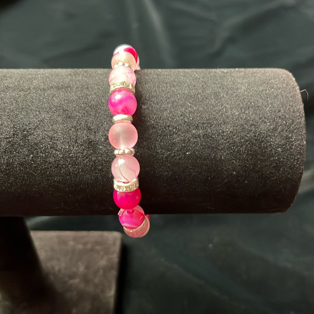 Mottled Light To Bright Pink Beaded Bracelet W Swarovski Crystal Spacers